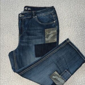 Stylish Women's Cropped Jeans in Dark Blue with Camo Accents
